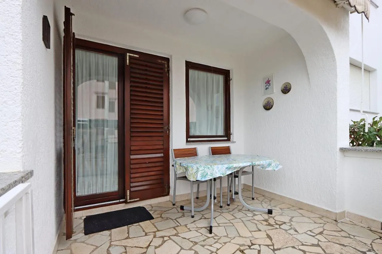Apartments With A Parking Space Vantacici, Krk - 18476 Malinska 0*,  Croatia