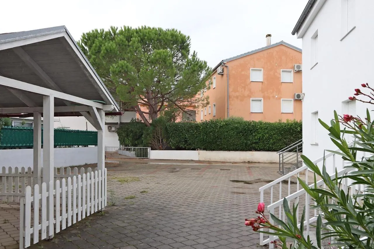 Apartments With A Parking Space Vantacici, Krk - 18476 Malinska Croatia